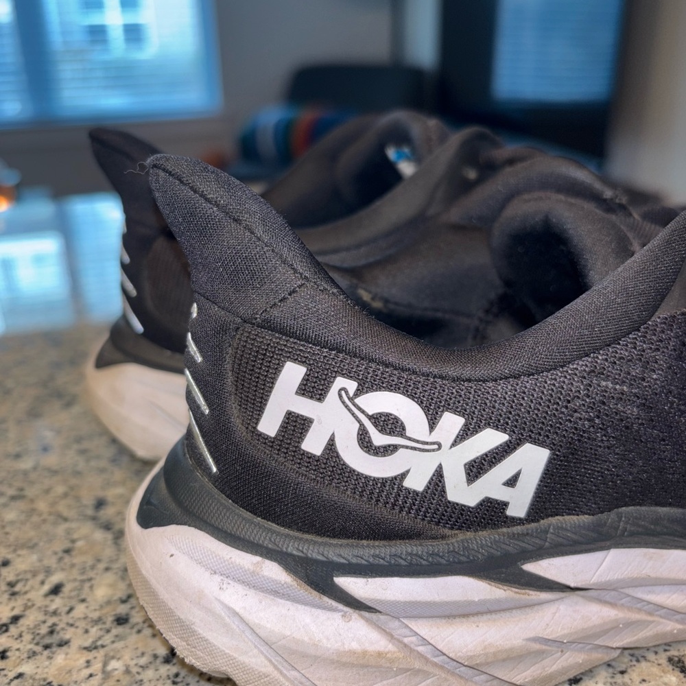 Hoka Black and White Clifton 8 Size 6.5 - Picture 5 of 8